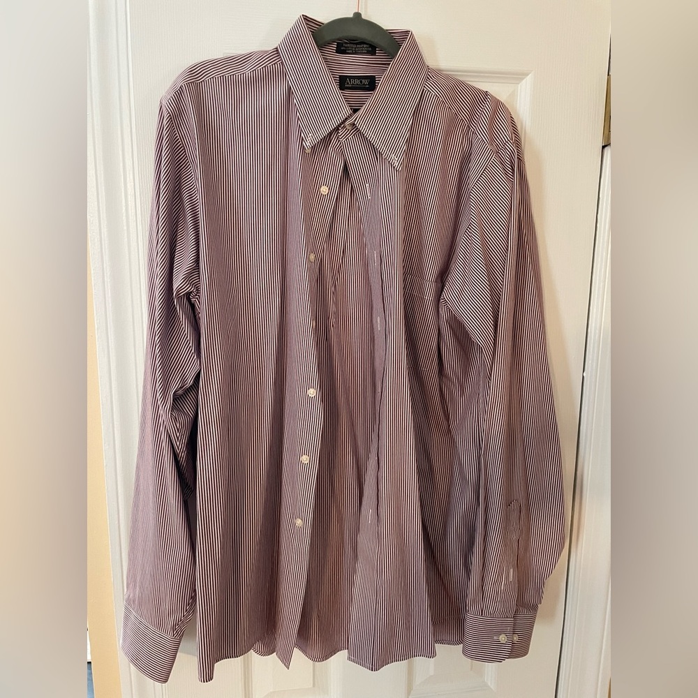 Arrow striped button down